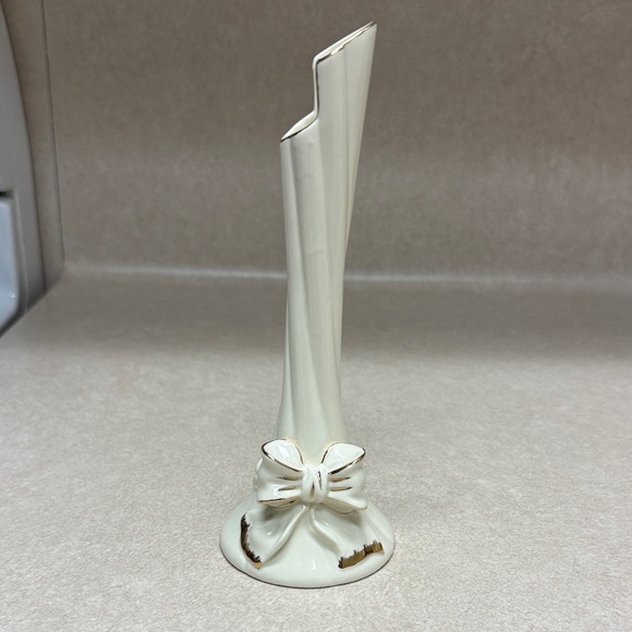 Other - Elegant Cream Ceramic Vase with Bow Accent